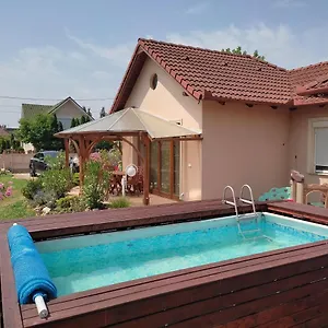 Aqua Erzsi Mama Apartman