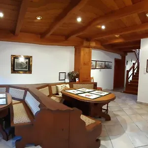 Tölgyes Apartman