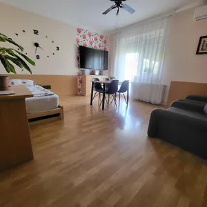 József Attila Apartman
